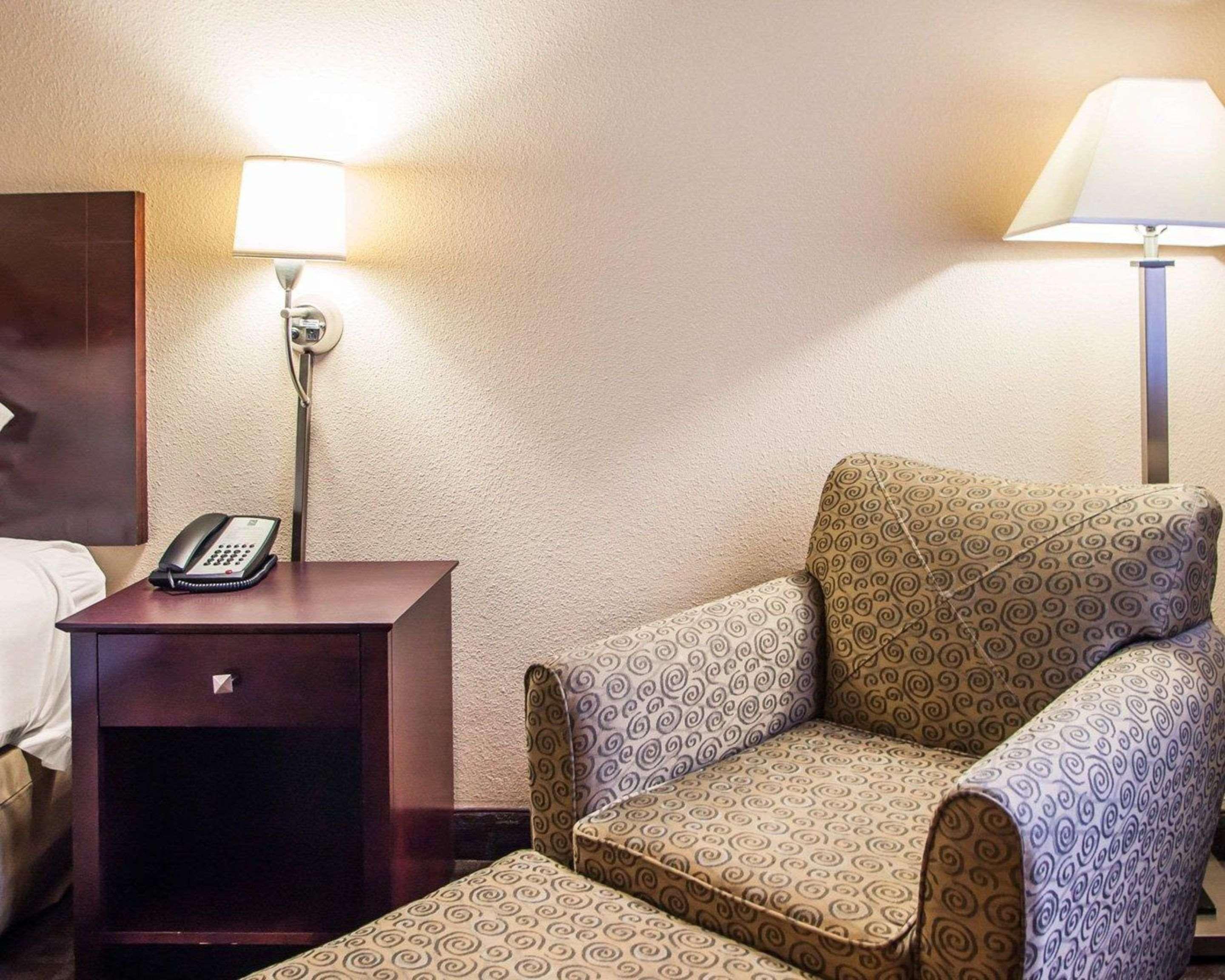 Quality Inn & Suites Peoria Exteriér fotografie